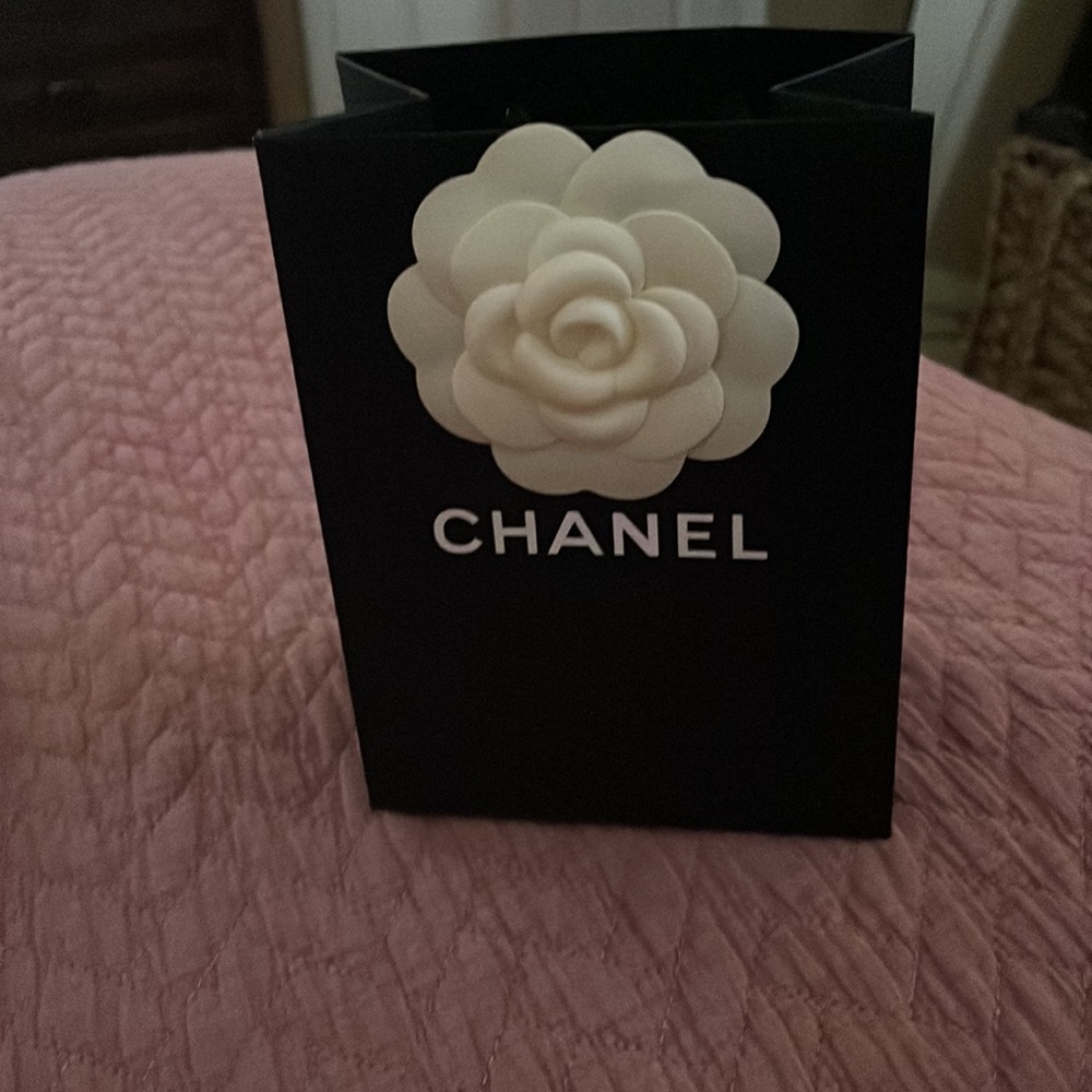 New Chanel - Picture 6 of 9